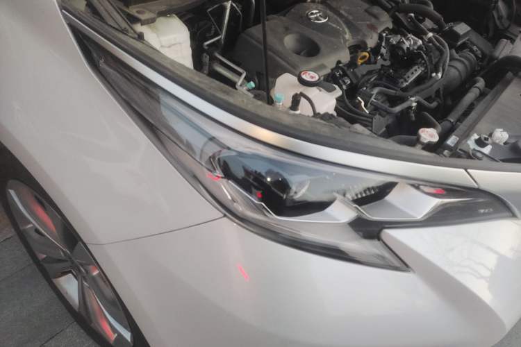 Used Toyota SIENNA 2023 2.5L Hybrid Deluxe Edition Right Front Headlight