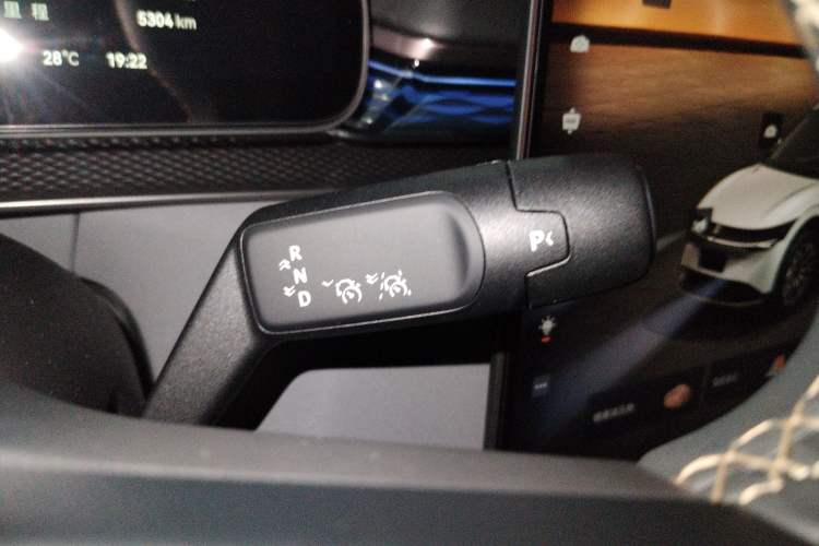 Used Zeekr 7X 2025 100 kWh Long-Range Rear-Wheel Drive with Intelligent Driving Features Gear Lever