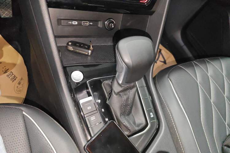 Used Volkswagen Tiguan L 2023 330TSI Automatic Two-Wheel Drive Smart Edition
