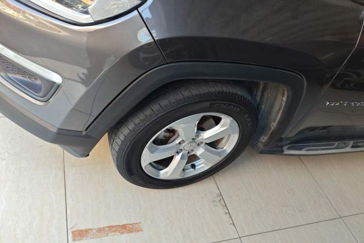 Used Jeep Compass 2017 200T Automatic Family Edition
