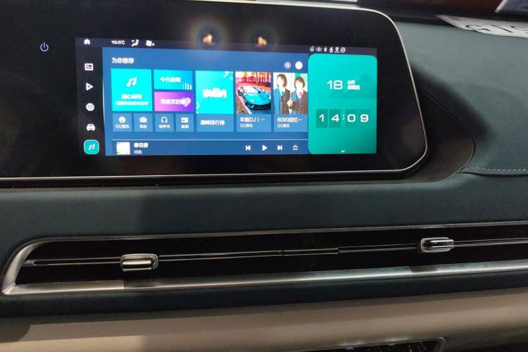 Used ORA Good Cat 2023 401 km Standard Range Premium Version Lithium Iron Phosphate
