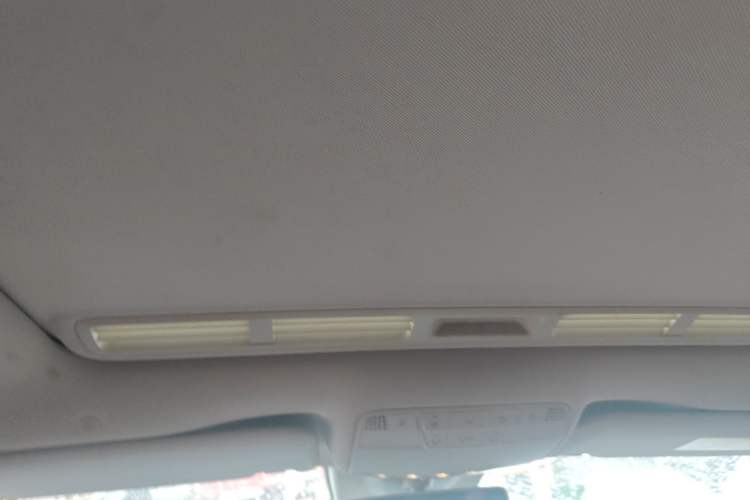 Used Mercedes-Benz E-Class 2016 E 300 L Sporty and Stylish Model
