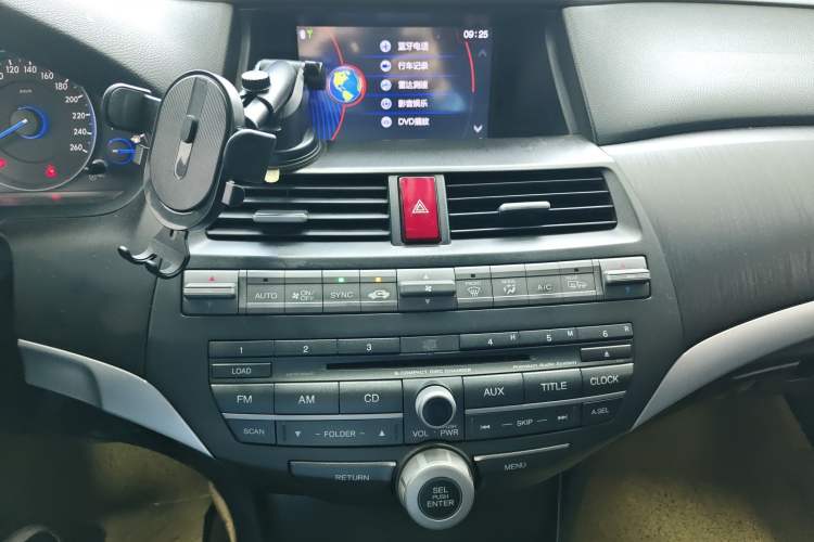 Used Honda Crosstour 2012 2.4L Luxury Edition Audio And AC Panel