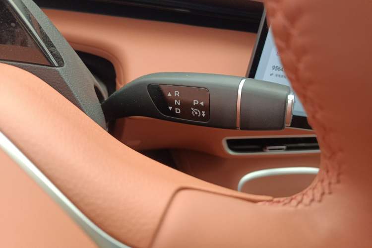 Used Deepal S07 2024 215Max Qiankun Intelligent Driving ADS SE Range-Extended Version Gear Lever