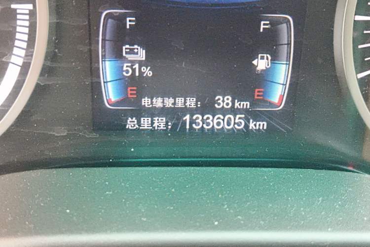 Used BYD Qin New Energy 2017 1.5T Luxury Model Odometer Close Up