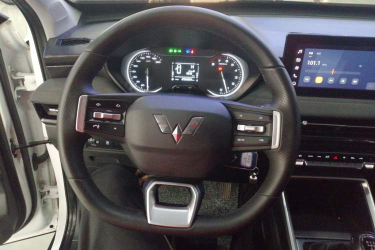 Used Wuling Alvez 2022 1.5L Manual Comfort Version
