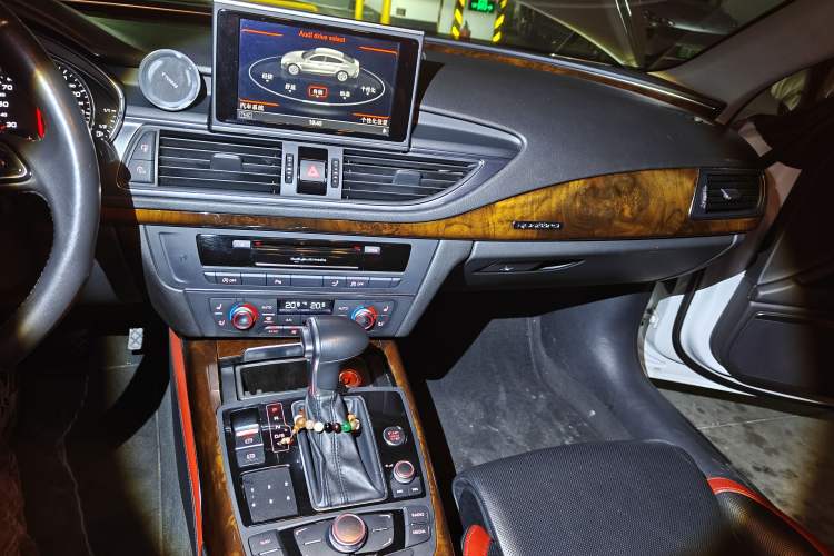 Used Audi A7 2013 50 TFSI quattro Comfort trim Audio And AC Panel