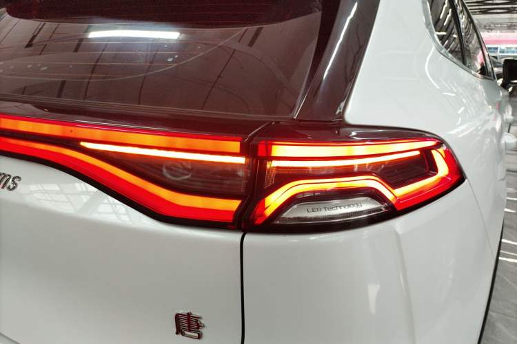 Used BYD Tang 2019 2.0T Automatic SmartConnect Luxury Edition 7 Seats China VI Standard
