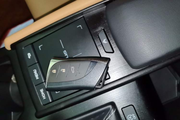 Used Lexus ES 2020 200 Excellence Edition
