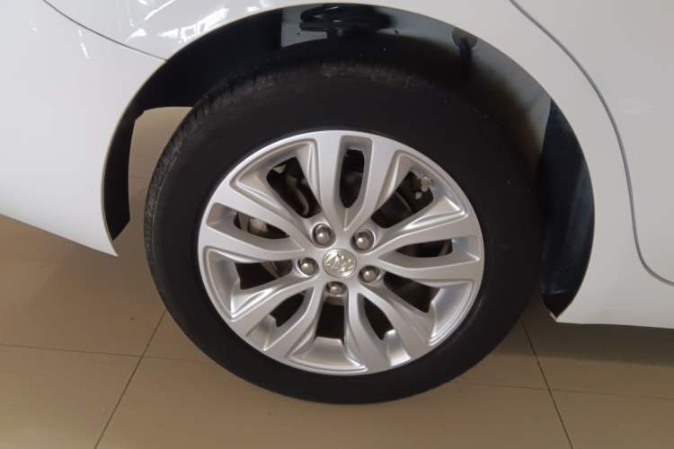 Used Buick GT 2021 Revised Version Flagship 1.5L Automatic Elite Edition Right Rear Wheel Hub