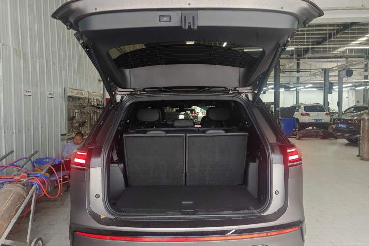 Used Volkswagen Teramont 2025 Tiguan Pro 450TSI Four-Wheel Drive Summit Edition
