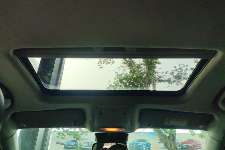 Used Buick Regal 2014 1.6T Fashionable Tech Edition Headliner