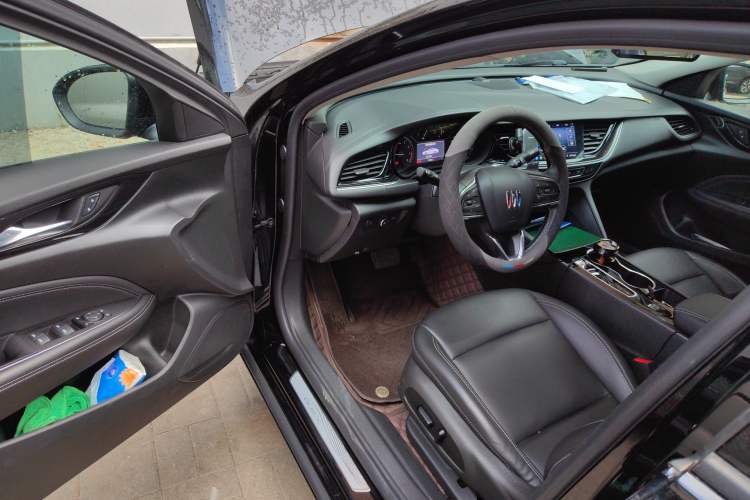 Used Buick Regal 2024 25T Deluxe Edition Driver Seat