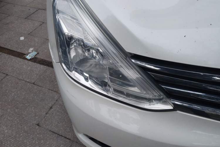 Used Nissan Livina 2013 1.6XL Manual Luxury Edition
