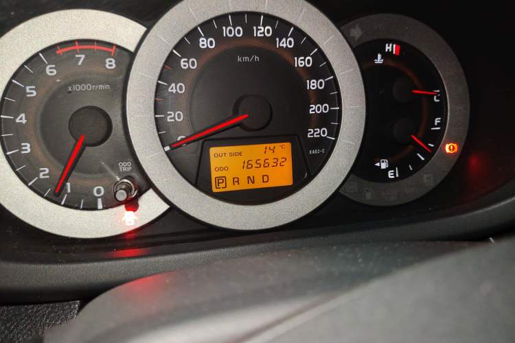 Used Toyota RAV4 2013 Special Edition 2.4L Automatic 4x4 Prestige Odometer Close Up