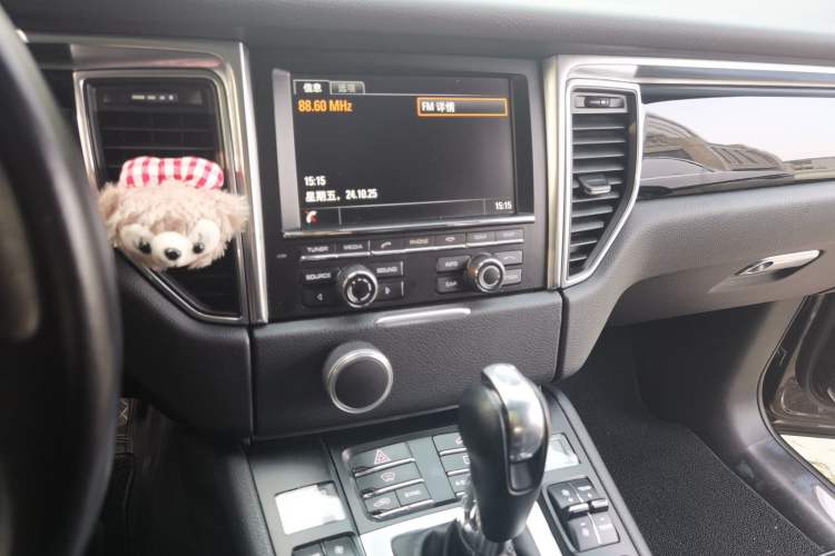 Used Porsche Macan 2017 Macan S 3.0T Audio And AC Panel