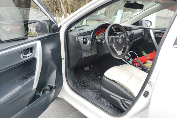 Used Toyota Corolla 2018 Dual-Engine 1.8L E-CVT Smart Edition