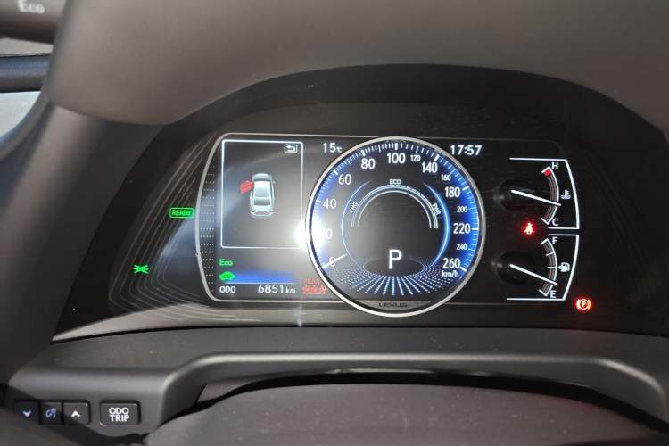 Used Lexus ES 2025 300h Deluxe Edition
