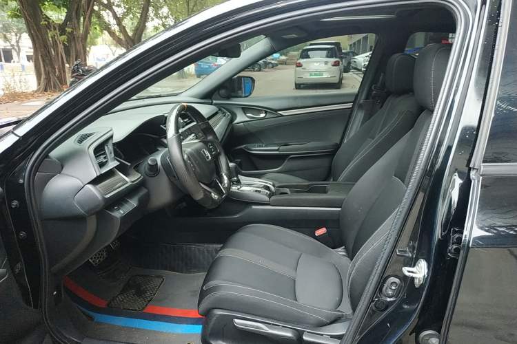 Used Honda Civic 2021 HATCHBACK 220TURBO CVT Trendy Cool Edition