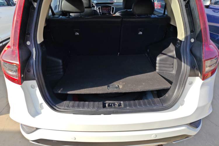 Used Geely Auto Vision X6 2019 1.4T CVT 4G Connected Luxury Version China VI Standard
