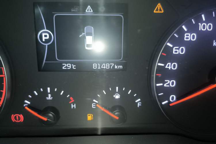 Used Kia K4 2014 1.8L Automatic GLS Odometer Close Up