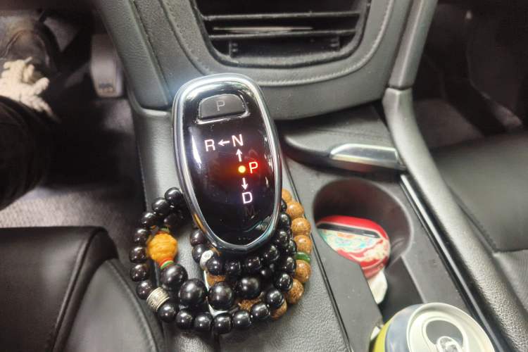 Used Cadillac XT5 2018 25T Luxury Model Gear Lever