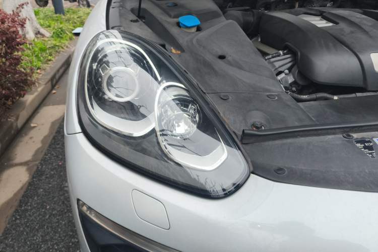 Used Porsche Cayenne 2015 Cayenne 3.0T Right Front Headlight