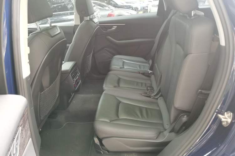 Used Audi Q7 2020 55 TFSI quattro S line sports model