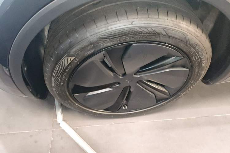 Used Tesla Model Y 2025 Rear-Wheel-Drive Version
