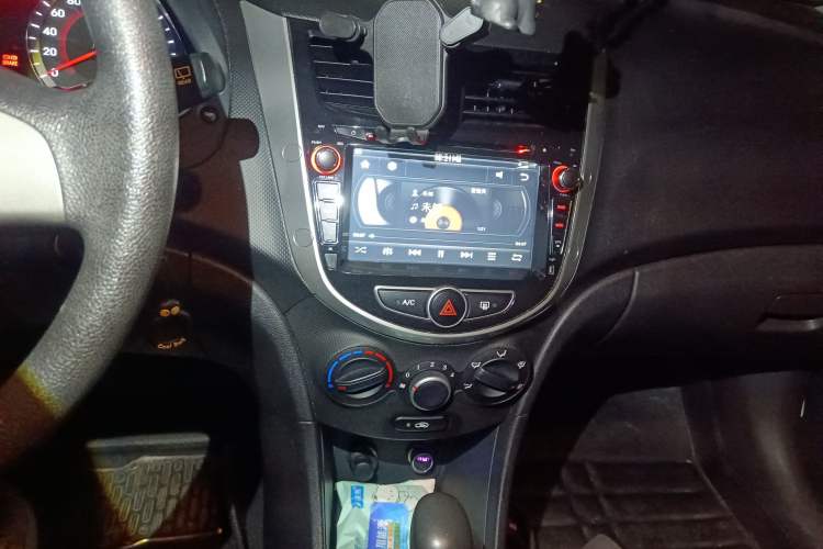 Used Hyundai Verna Ray 2014 1.4L Automatic GLX
