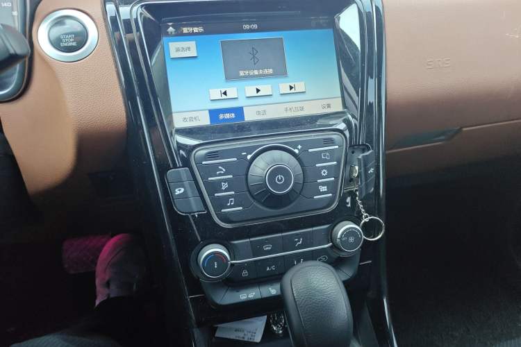 Used JMC Yusheng S330 2016 1.5L GTDi Automatic Two-Wheel Drive Prestige Edition Audio And AC Panel