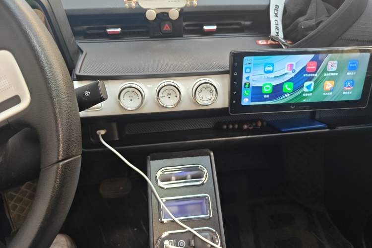 Used Wuling Hongguang MINIEV 2022 GAMEBOY 300km Enthusiast Model with Lithium Iron Phosphate Audio And AC Panel