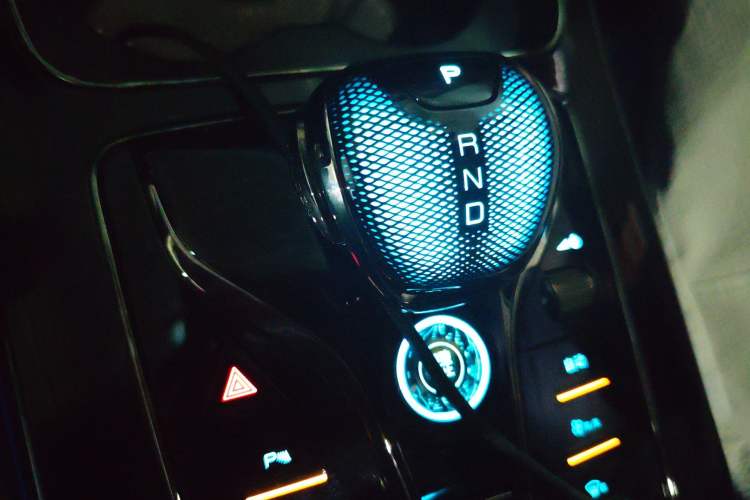 Used BYD Han 2023 EV Champion Edition 605KM Front-Drive Premium Model Gear Lever