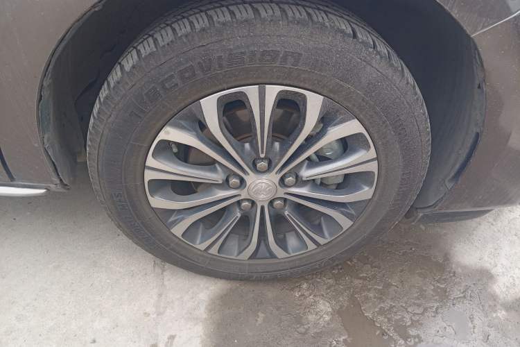 Used Buick GL8 2023 Land Executive Class Comfort Model