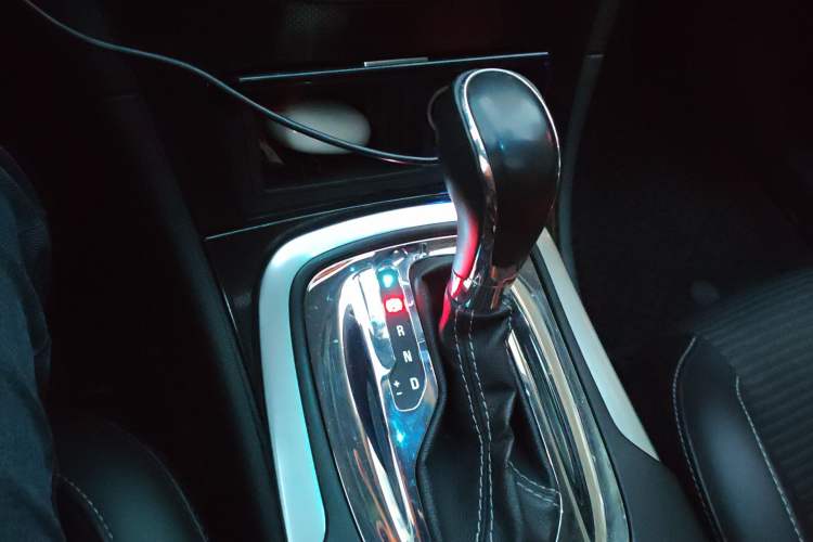 Used Buick Regal 2015 1.6T Leading Technology Model Gear Lever