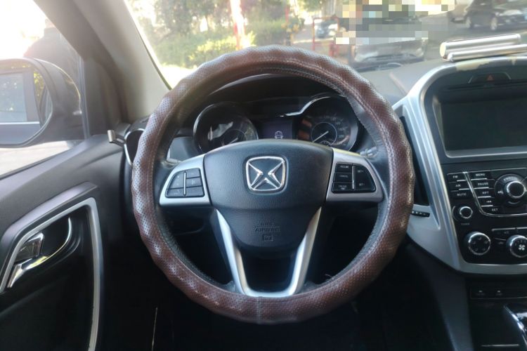 Used JMC Yusheng S350 2013 2.4T Automatic 2WD Diesel Luxury Edition 5 Seats
