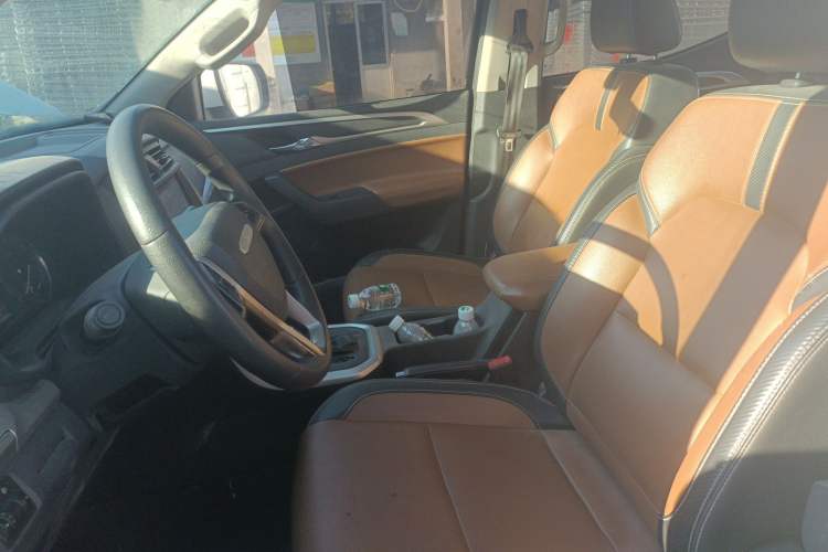 Used SAIC MAXUS T70 2021 2.0T Diesel Automatic 4x4 Elite Version with Long Bed and High Ground Clearance