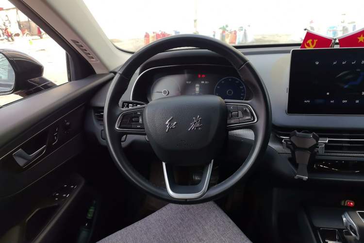 Used Hongqi E-QM5 2023 Base Travel Edition
