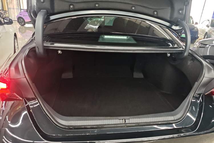 Used Toyota Avalon 2023 Dual-Engine 2.5L Luxury Edition