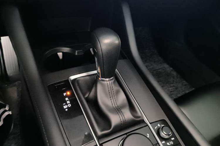 Used Mazda 3 Axela 2021 1.5L Automatic ZhiMei Edition Gear Lever