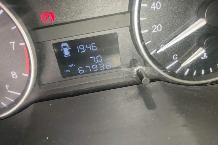 Used JAC Refine M3 2019 PLUS Maker Edition 1.8L Luxury Model Odometer Close Up