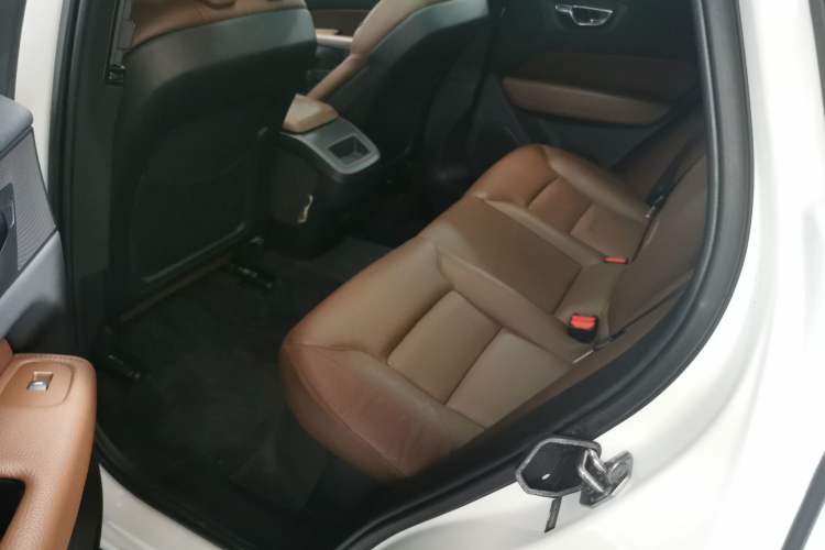 Used Volvo XC60 2022 B5 4x4 Zhiyi Luxury Edition
