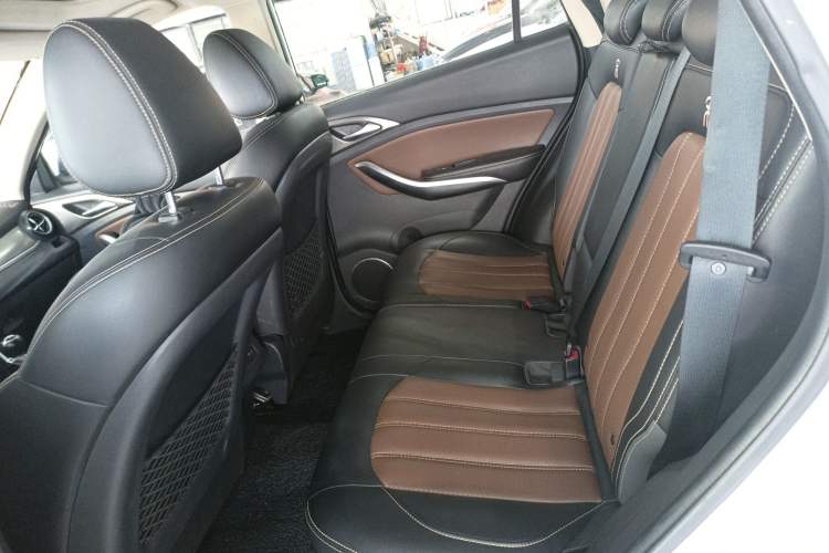 Used BYD Song 2016 GaiShi Edition 1.5TI Manual Elite Model
