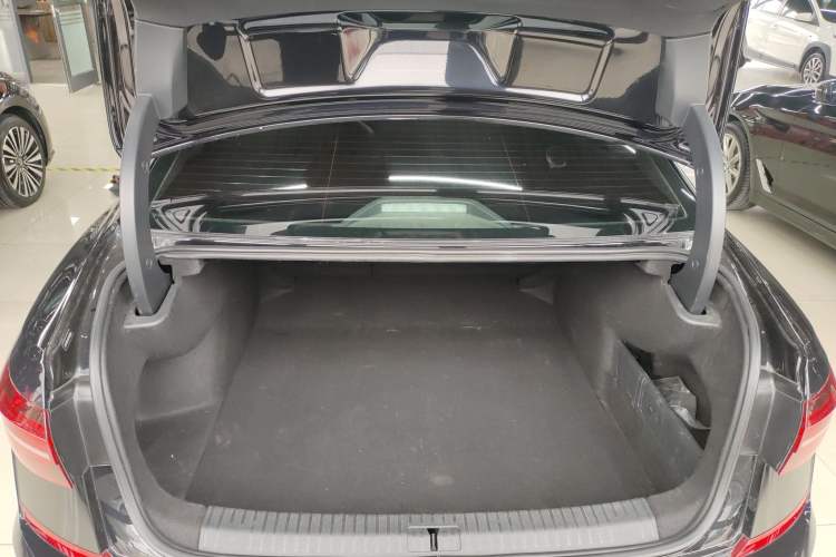 Used Volkswagen Passat 2019 330TSI Luxury Edition China VI Standard
