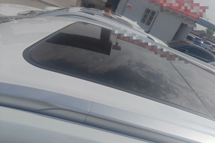 Used AION Y 2023 Plus 510 Smart Edition Roof