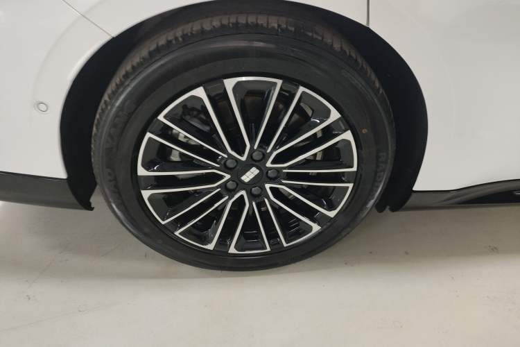 Used Geely Galaxy E8 2025 575 km Exploration Intelligent Driving Edition