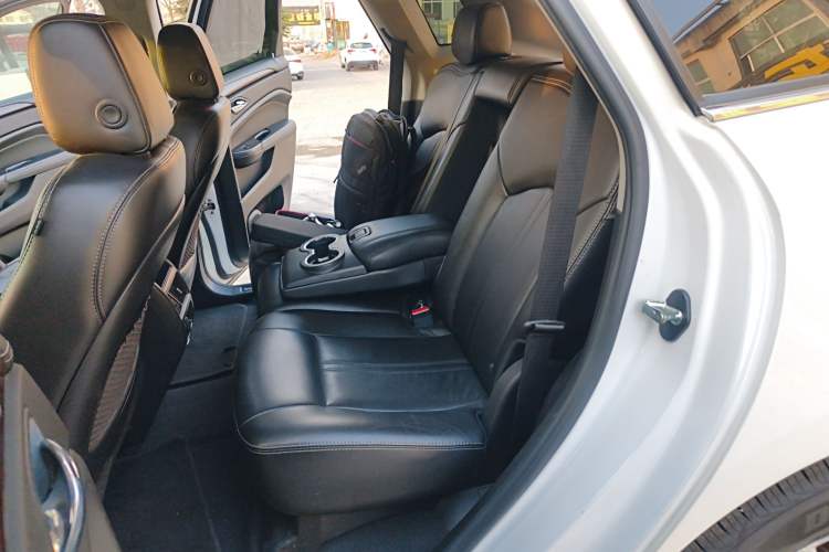 Used Cadillac SRX 2013 3.0L Elite Model Interior 4