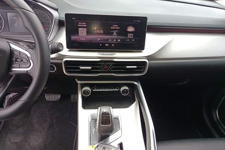 Used Geely Auto Coolray 2020 Facelift 240T DCT Hunter
