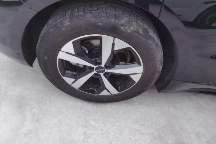 Used Zeekr 001 2023 WE Edition 100 kWh Right Rear Wheel Hub