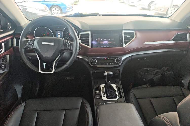 Used Haval H6 Coupe 2018 Red-Label 1.5T Automatic Two-Wheel Drive Ultra-Luxury Model Center Console
